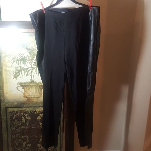 ASHLEY STEWART Black Jeggings - Size 22/24 - Picture 1 of 4